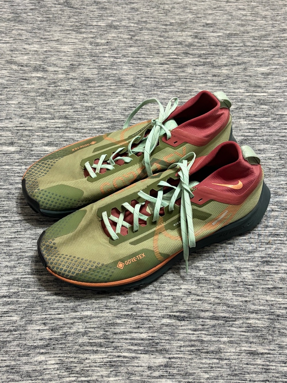 Nike Men’s Gore-Tex Running Shoes Size 12